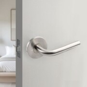 {=strip_tags(..goods_name)}